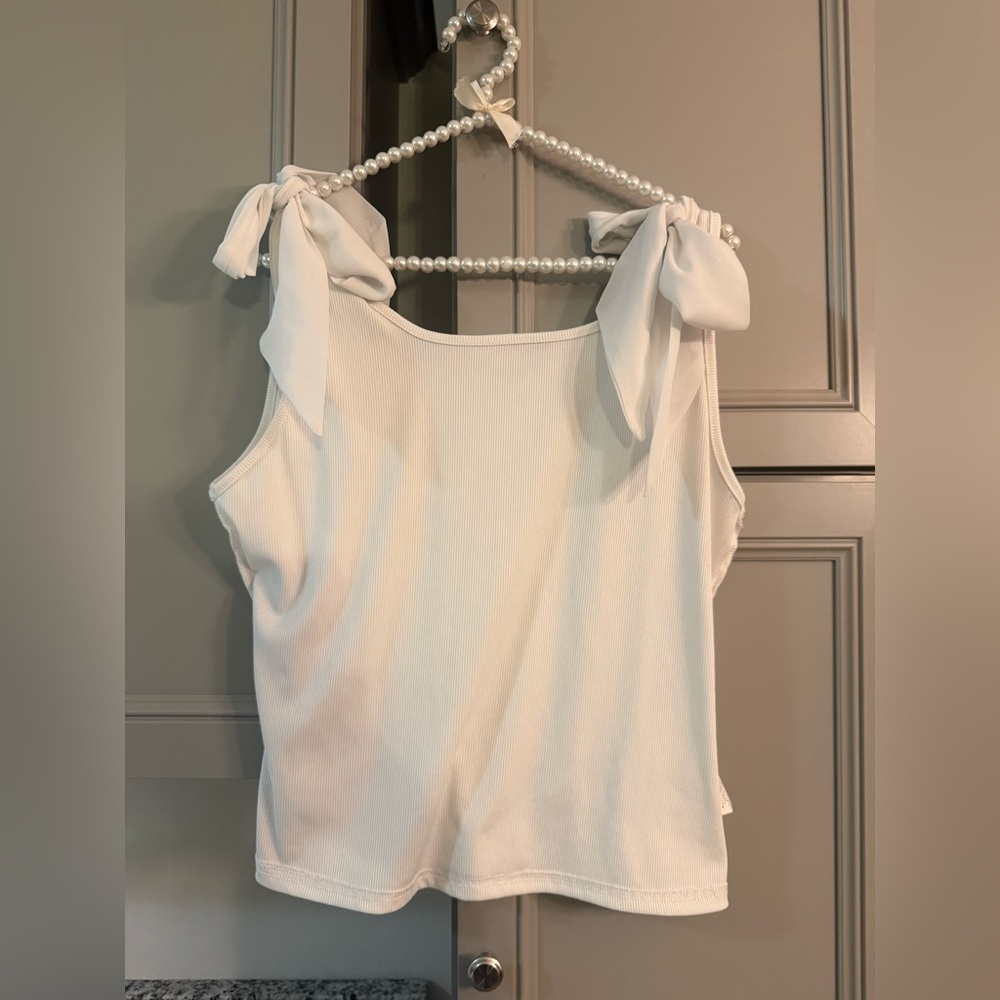 Elegant White Sleeveless Top